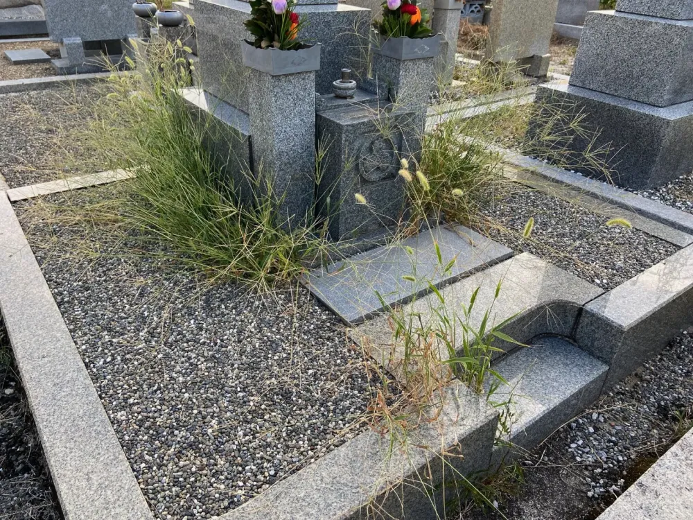 monument funéraire gravillonage